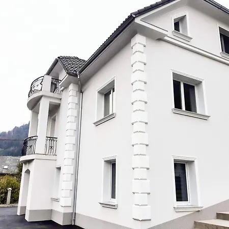 Apartment Hillside *