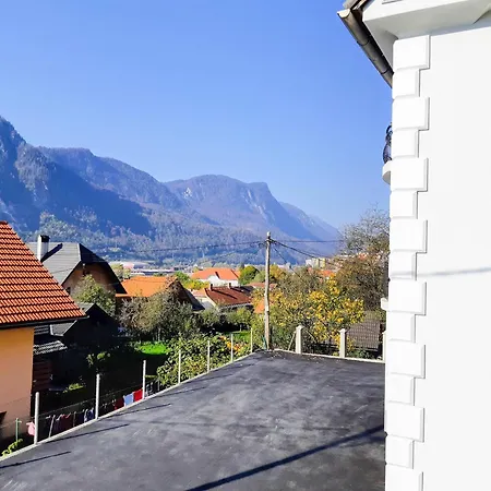 Apartment Hillside *